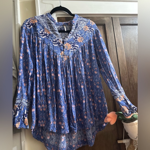 Free People Tops - Free People size S- super flowy boho long sleeve top